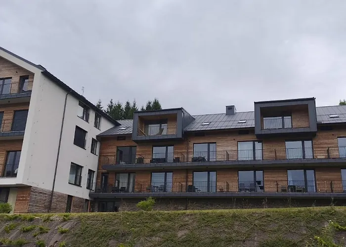 Nest Brcalnik *